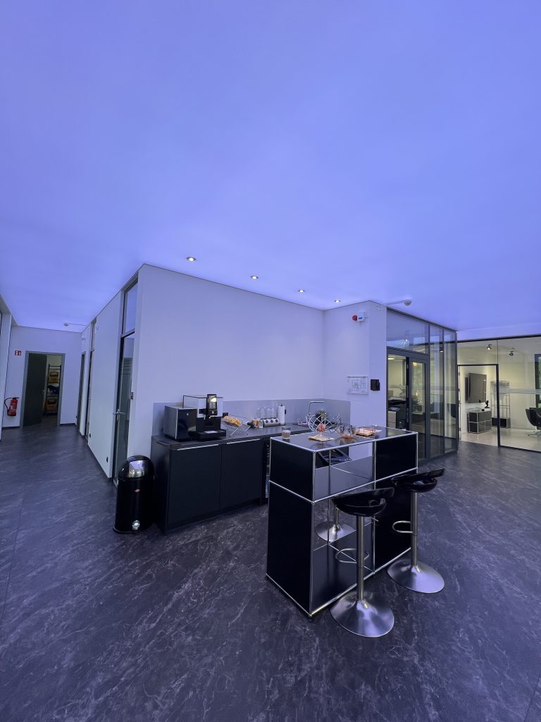 Lichtdecke im Gewerberaum mit gleichmäßiger Ausleuchtung